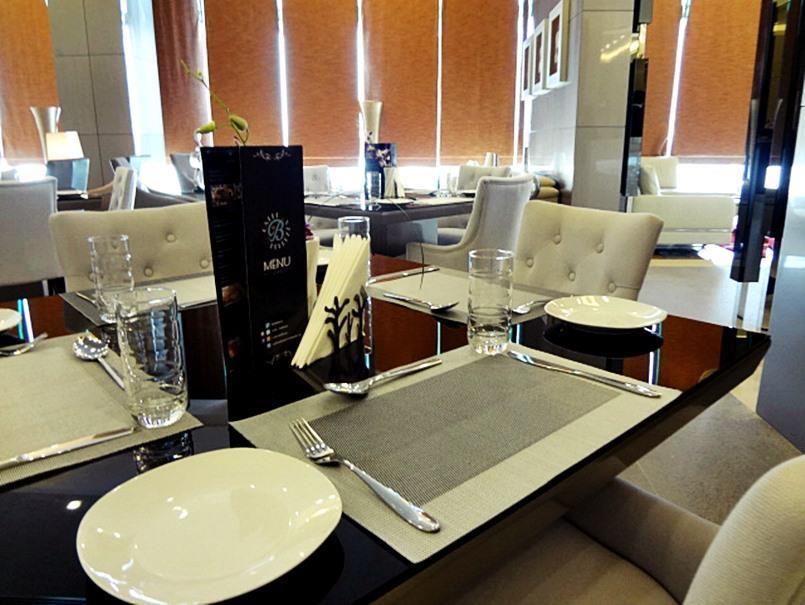 Royal Ambassador - Al Yal Suites Manamah Buitenkant foto